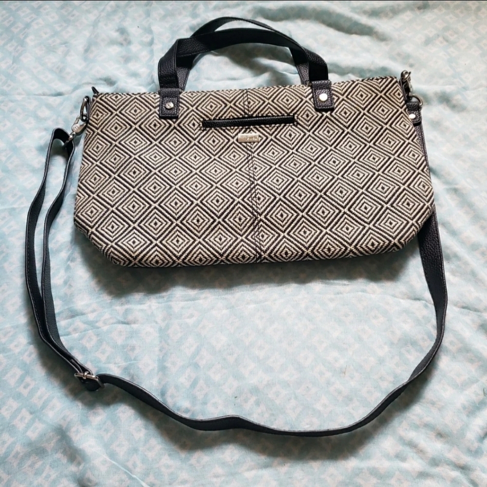 Graphic weave miles of style by Thirty one